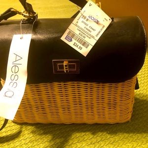 Cute brand new straw purse